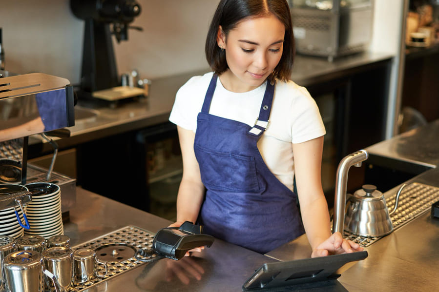 How a restaurant management system like Migicwant tames delivery chaos